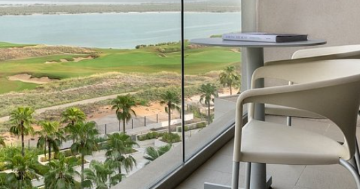 Crowne Plaza Yas Island 3